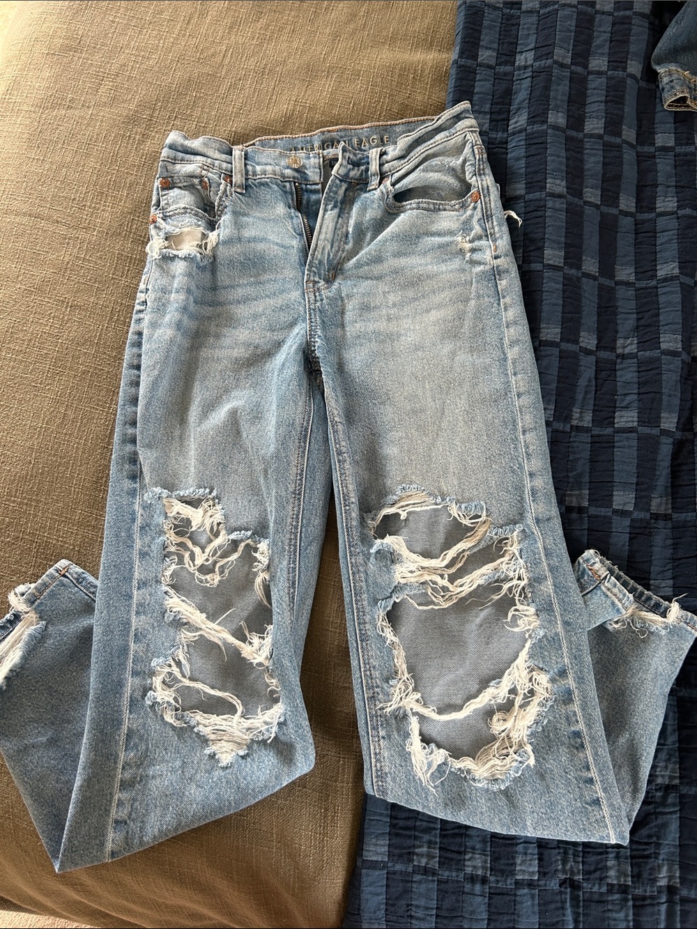 American Eagle Outfitters Light Blue Ripped straight Jeans extra high rise
